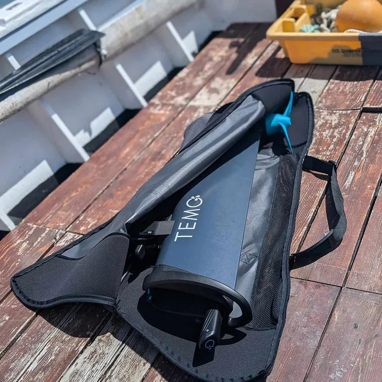 Temo_1000_Carry_Bag_on_Dock