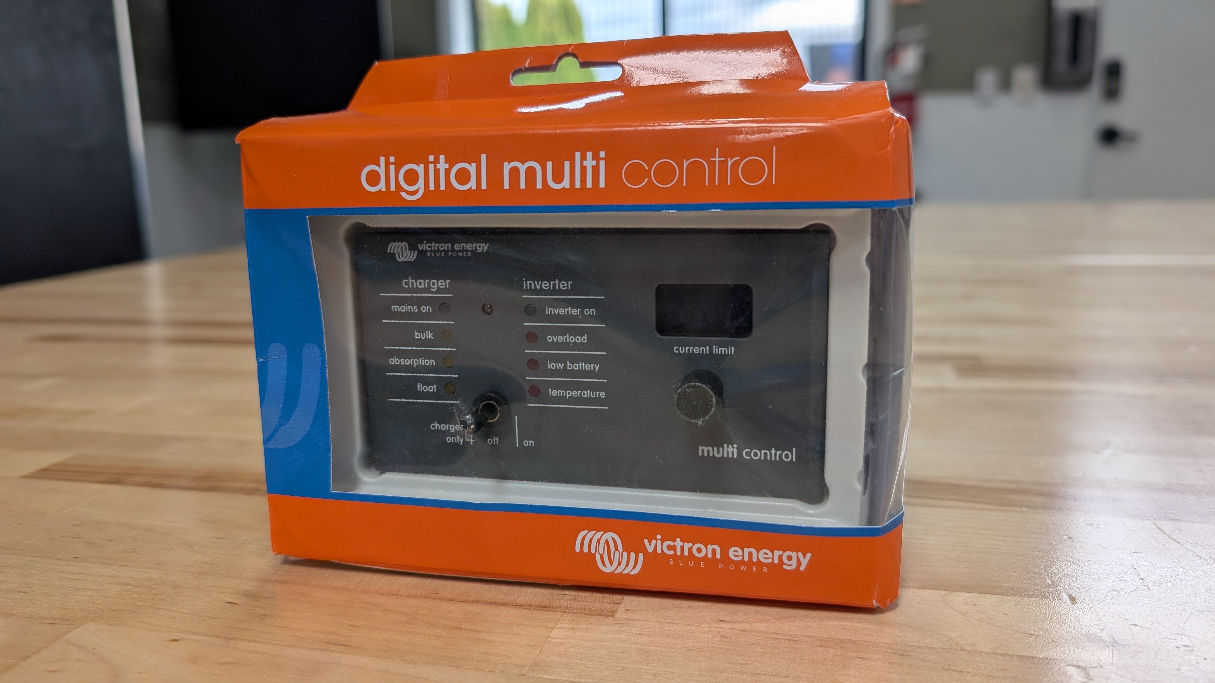 ***OPEN BOX*** Victron Digital Multi Control 200/200A (GX Right Angle RJ45) SN: HQ23284266G