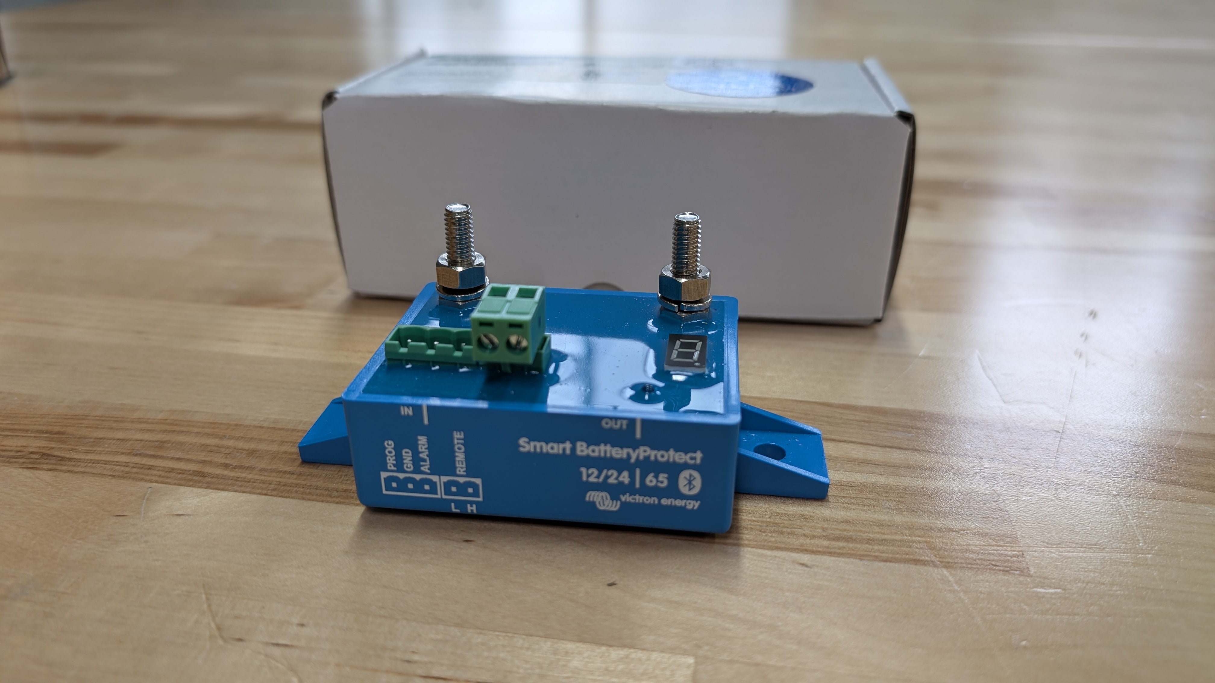 ***OPEN BOX*** Victron Smart Battery Protect 12/24V 65A SN: HQ2412VTTWG