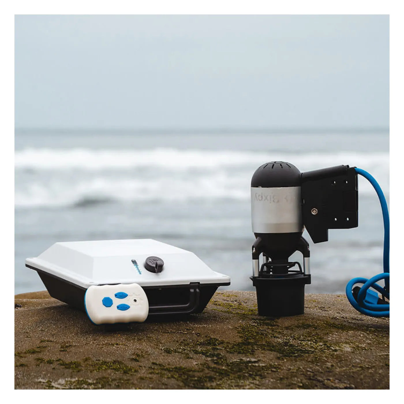 Bixpy K-1 Outboard Kit with K-1 motor, Power Pack battery, and wireless remote